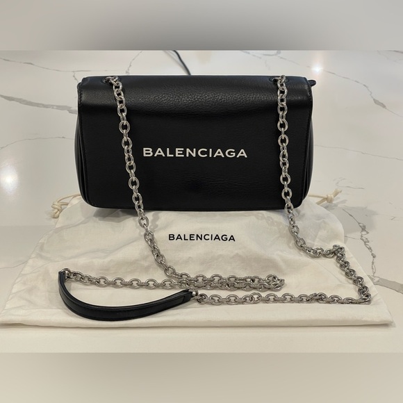 Balenciaga, Black Leather Crossbody w/ Front Closure. Includes Dust Bag. - Picture 9 of 16